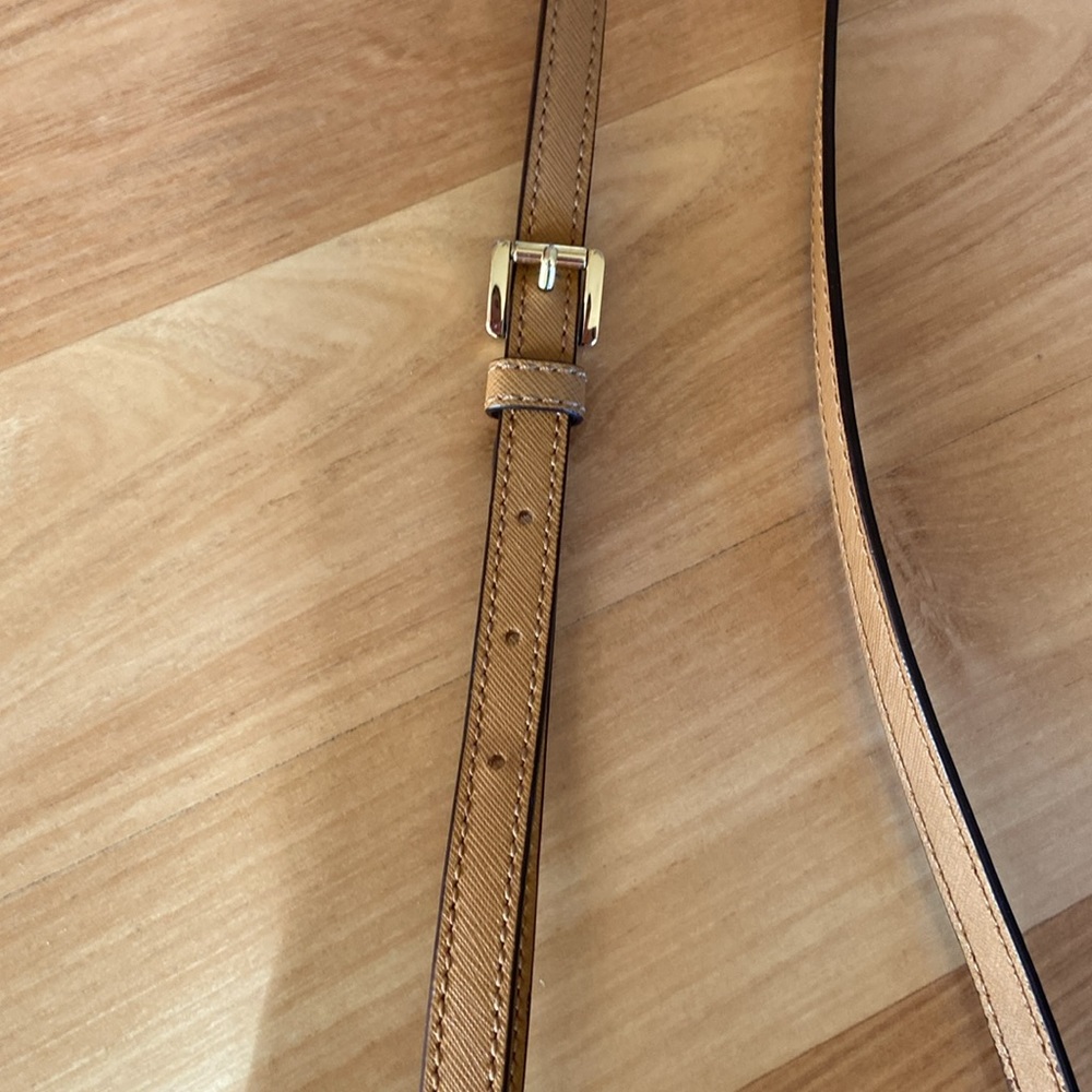 Small Michael Kors Handbag - Picture 6 of 14